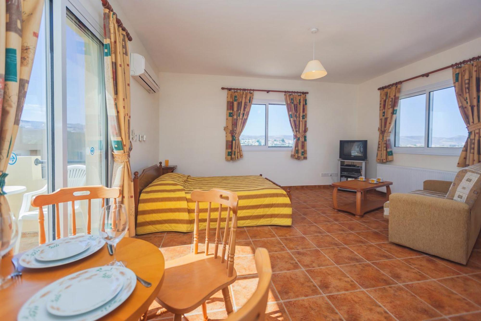 Thekla Court Apartment Polis ภายนอก รูปภาพ