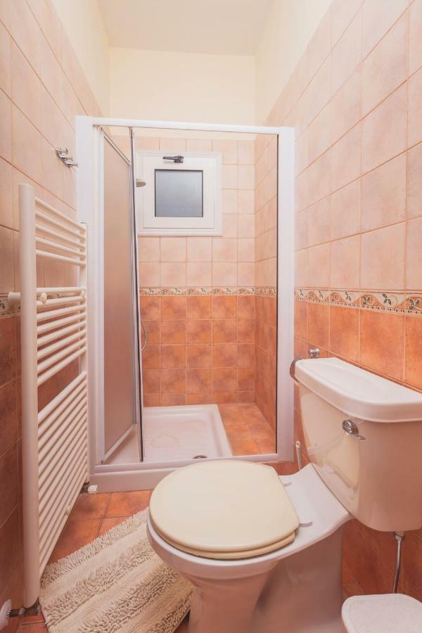 Thekla Court Apartment Polis ภายนอก รูปภาพ