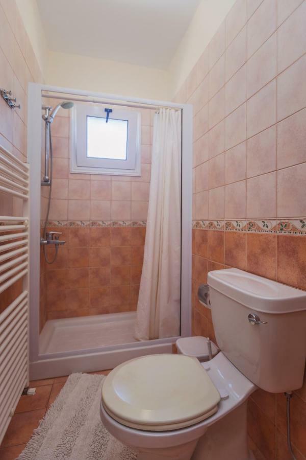 Thekla Court Apartment Polis ภายนอก รูปภาพ